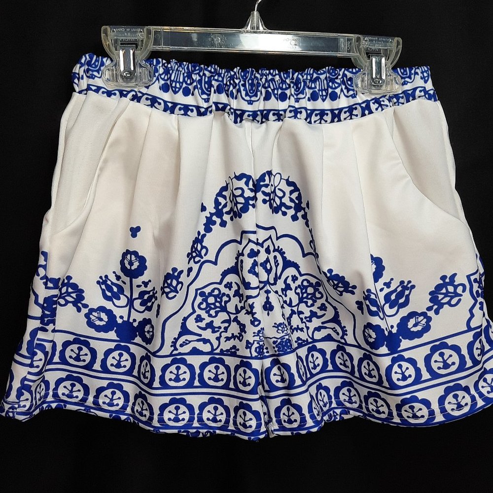 Women Summer Shorts Size small elastic waist